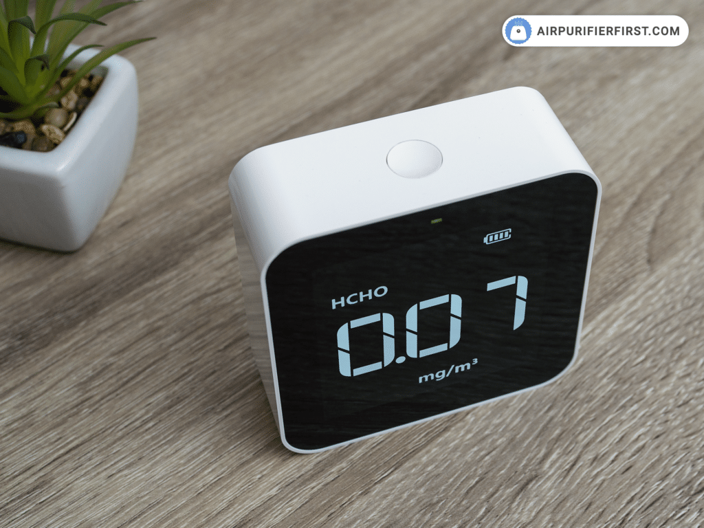 Temtop M10i Air Quality Monitor - Control button